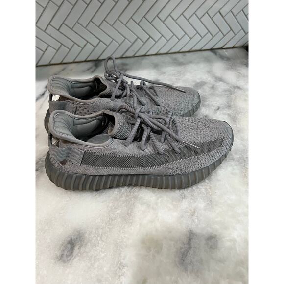 adidas gazelle silver green womens Men's Yeezy Boost 350 V2 "Carbon Beluga"